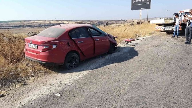 Şarampole Devrilen Otomobilde Bulunan 2 Kişi Yaralandı