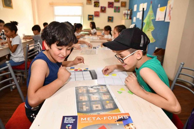 Çocuklar Akıl Ve Zeka Oyunları İle Gelişiyor