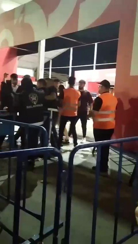 Yenikapı’da Konser Alanı Boks Ringine Döndü