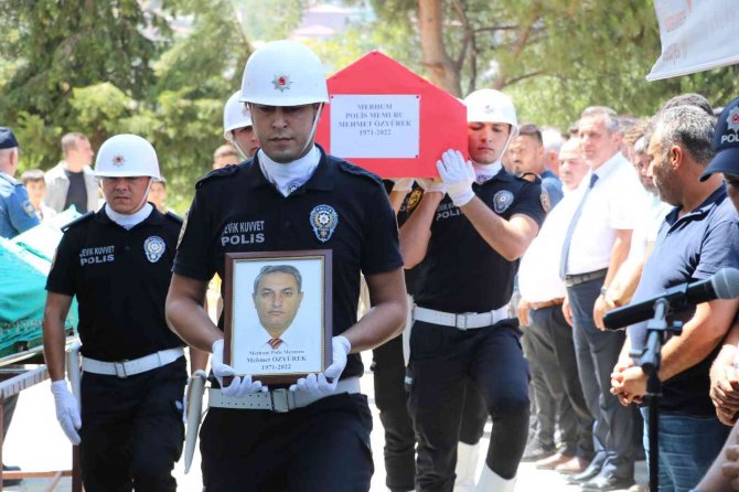 5 Kişilik Aile Yan Yana Toprağa Verildi