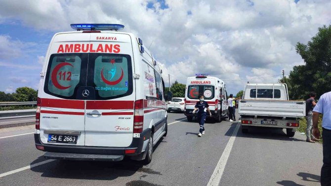 Kontrolden Çıkan Otomobil Tarlaya Uçtu: 1’i Çocuk 3 Yaralı