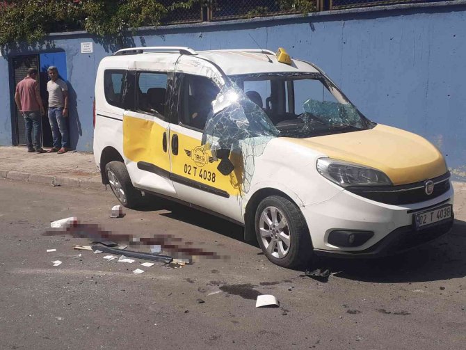 Adıyaman’da İki Ticari Araç Kafa Kafaya Çarpıştı: 1 Ölü, 3 Yaralı