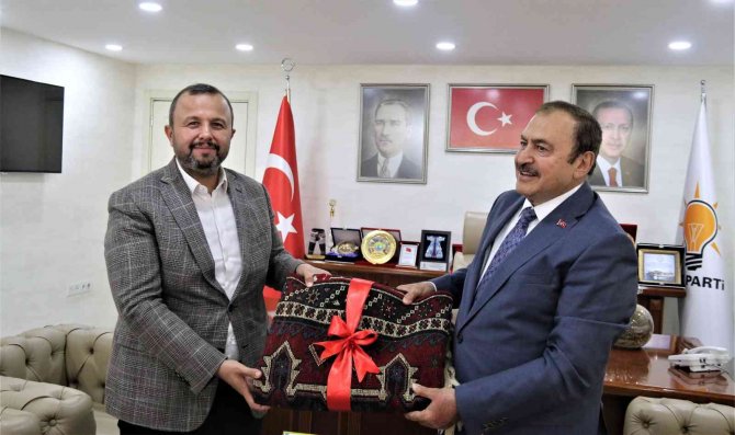 Ak Partili Veysel Eroğlu: “Antalya’da Yollar Afyon Kaymağı Gibi Oldu”