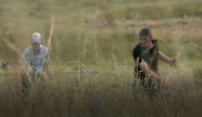 Ardahan’da Çiftçiler Tırpanla Ot Biçme Geleneğini Sürdürüyor