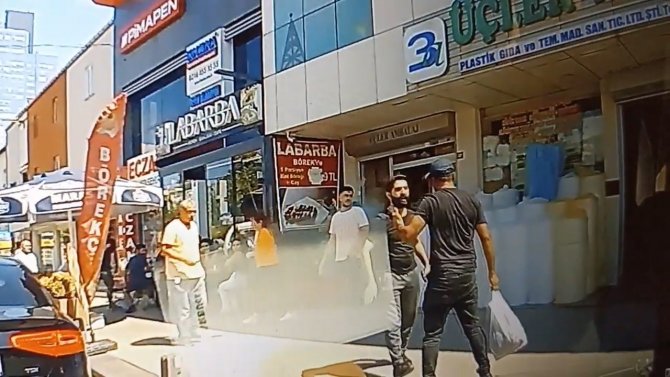 Ataşehir’de Genç Kadını Sokak Ortasında Darp Etti