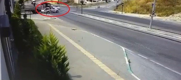 Kırmızı Işığa Uymadı, Bedeli Ağır Oldu