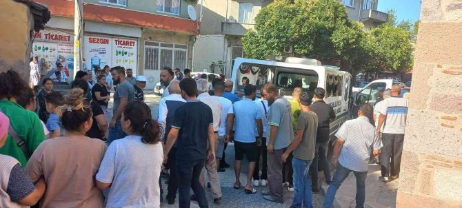 Çanakkale’de Eşi Tarafından Öldürülen Kadın Toprağa Verildi