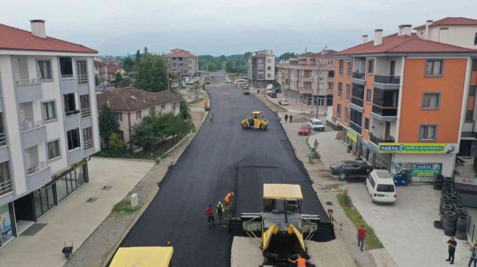 Düzce Belediyesi 44 Bin Ton Asfalt Serdi