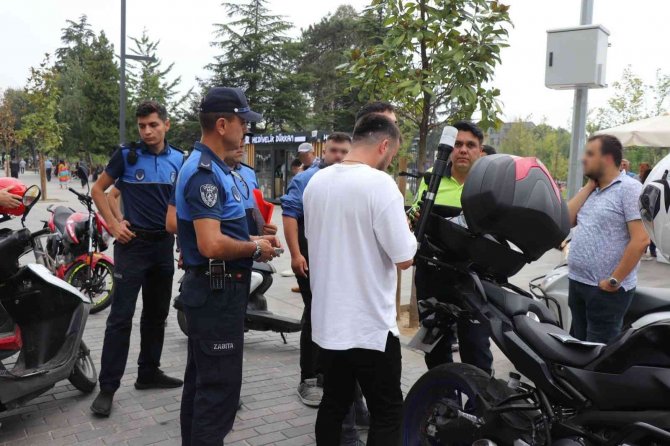 Motosiklet Sürücülere Sıkı Denetim