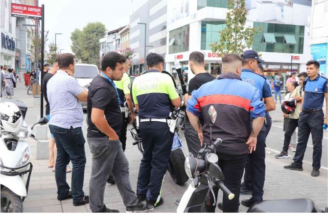 Motosiklet Sürücülere Sıkı Denetim