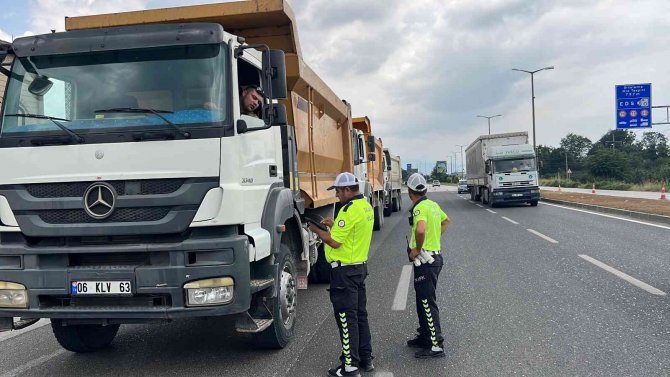 Kamyon Ve Çekicilere Yönelik Trafik Denetimi