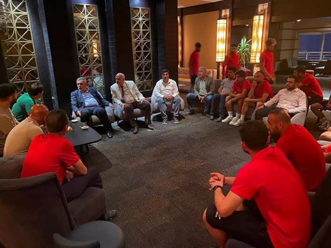 Başkan Yıldırım, Futbolcularla Bir Araya Geldi