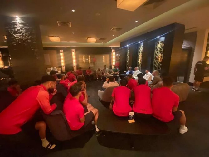 Başkan Yıldırım, Futbolcularla Bir Araya Geldi