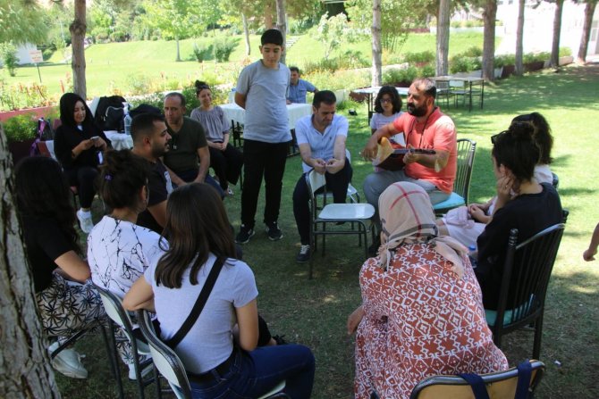 Çocuklar Piknikte Bir Araya Geldi