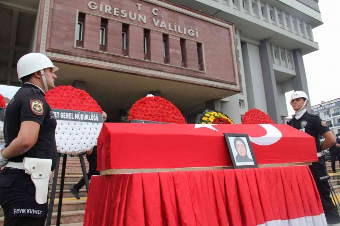 Lunapark’taki Eğlence Treni Kazasında Ölen Komiser Yardımcısı Bayan Polis İçin Tören Düzenlendi