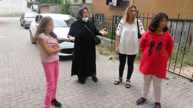 Bahçesinden Mısır Alan 3 Kız Çocuğunu Tekme Ve Yumrukla Darp Etti