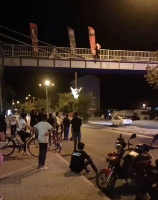 Iğdır’da Üst Geçitte İntihar Girişimi