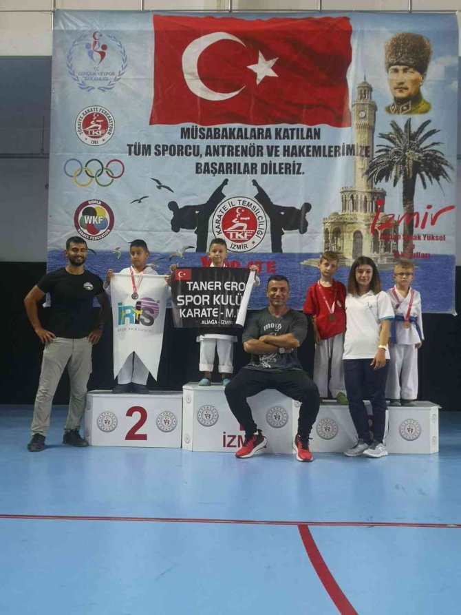 Aliağalı Karatecilerden 1 Kupa, 15 Altın Madalya