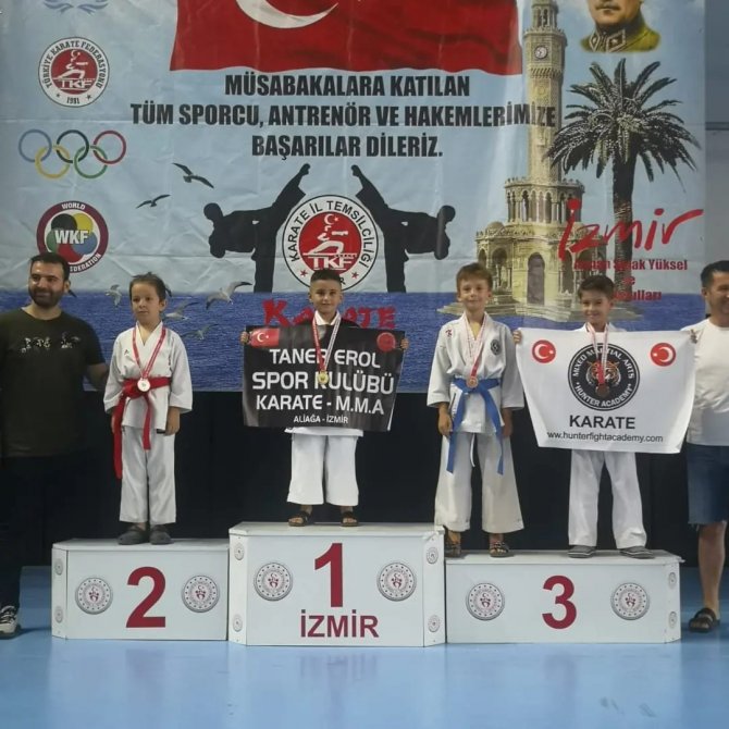 Aliağalı Karatecilerden 1 Kupa, 15 Altın Madalya