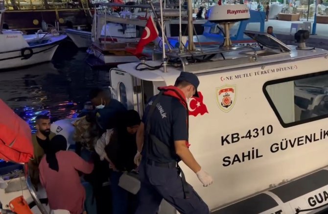 Yunanistan’ın Ölüme İttiği 130 Göçmen Sahil Güvenlik Ekiplerince Kurtarıldı