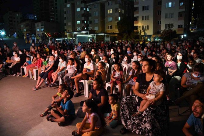 Kadıköy’de “Mahallemde Çocuk Tiyatrosu” Başlıyor