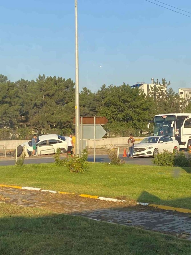 Jandarma Karakolu Önünde Trafik Kazası: 1 Yaralı