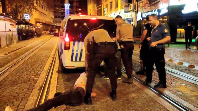 Kafede Taşkınlık Çıkaran Alkollü Şahıslar Bekçilere Mukavemet Gösterdi