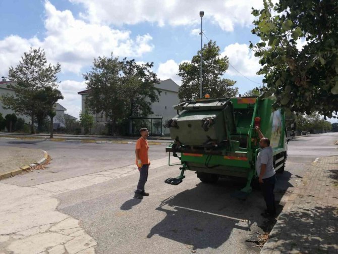 Körfez’de Çöp Konteynerleri Dezenfekte Ediliyor