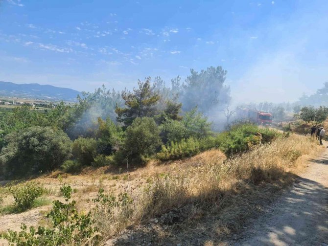 Manisa’da Aynı Anda Farklı İki Noktada Çıkan Orman Yangınlarına Hızlı Ve Etkin Müdahale