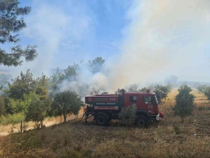 Manisa’da Aynı Anda Farklı İki Noktada Çıkan Orman Yangınlarına Hızlı Ve Etkin Müdahale