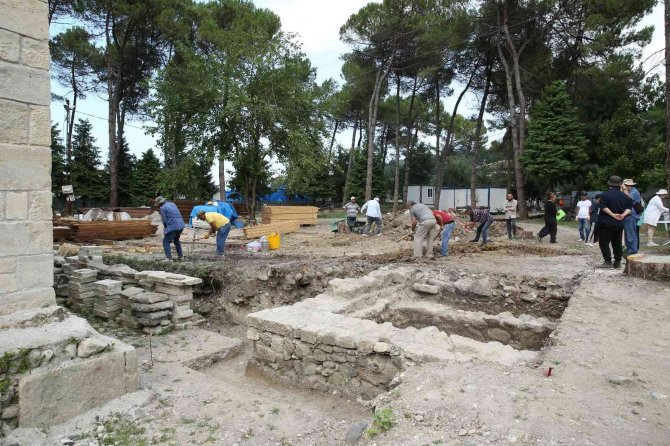 600 Yıllık Caminin Restorasyonunda Tarihi Kalıntılara Rastlandı