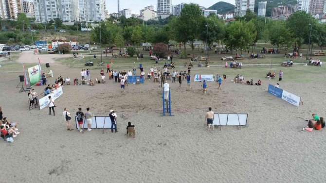 Plaj Voleybolu Şampiyonu Fatsa Anadolu Lisesi Oldu