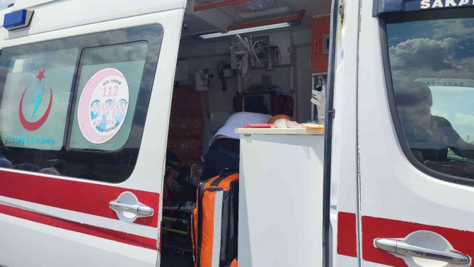 Kontrolden Çıkan Otomobil Tarlaya Uçtu: 1’i Çocuk 3 Yaralı