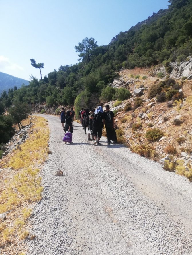 Seydikemer’de Ormanlık Alanda 89 Düzensiz Göçmen Yakalandı