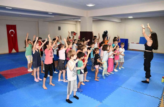 Çocuklar Yaz Tatilini Verimli Geçiriyor