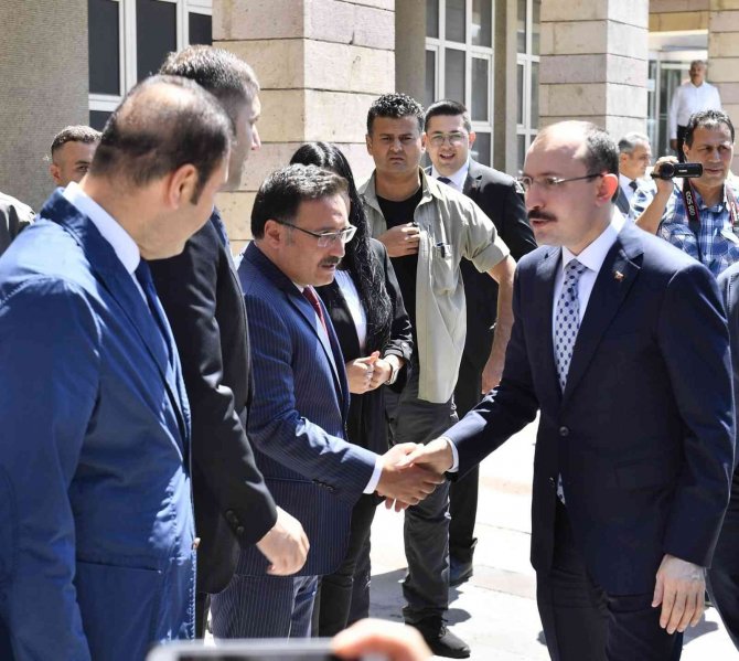 Bakan Muş, Kayseri Valiliğini Ziyaret Etti