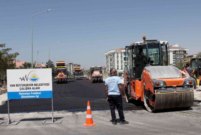 Van Büyükşehir Belediyesinden Asfalt Çalışması