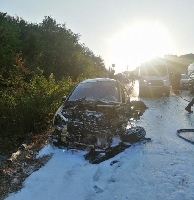 Yalova’da 2 Motor Ve 2 Otomobil Birbirine Girdi: 5 Yaralı