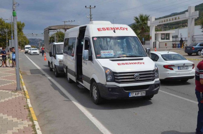 Yalova’da 3 Araçlık Zincirleme Kazada 1 Kişi Yaralandı