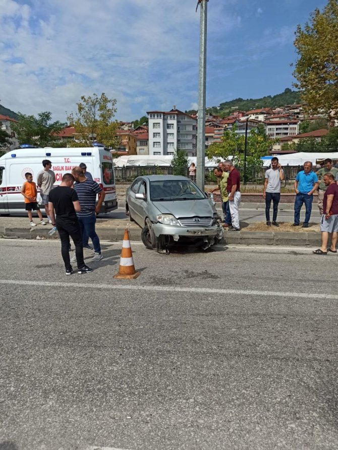 Devrek’te Trafik Kazası: 4 Yaralı
