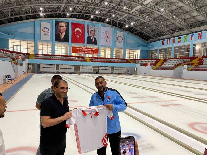 Karan’ın Curling Keyfi