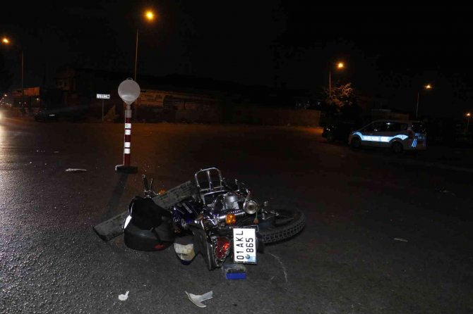 Adana’da Cipe Çarpan Motosiklet Sürücüsü Öldü