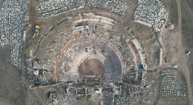 Aizanoi Kazıları Tamamen Dpü’ye Devredildi