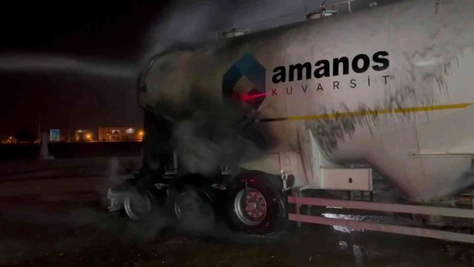 Alev Alan Beton Mikserini Benzin İstasyonu Çalışanları Söndürdü