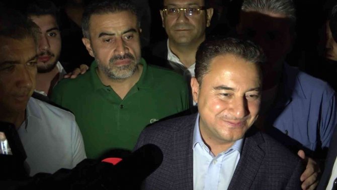 Babacan’ın Canlı Yayınında ‘Erdoğan’ Sloganları