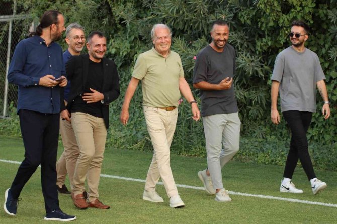 Mustafa Denizli’den Altay’a Ziyaret