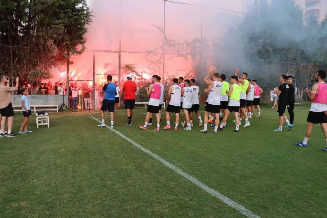 Altay Taraftarından Takıma Tam Destek
