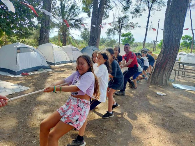 Jandarmadan İzci Çocuklara Dağcılık Eğitimi