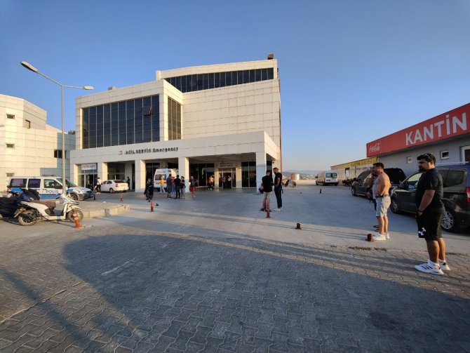 Belediye İ̇nsan Kaynakları Müdürü Boğazından Bıçaklanarak Öldürüldü