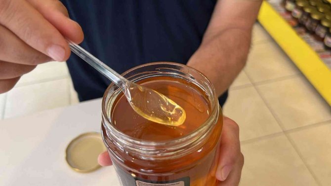 Bal, Petekte Durduğu Gibi Durmadı